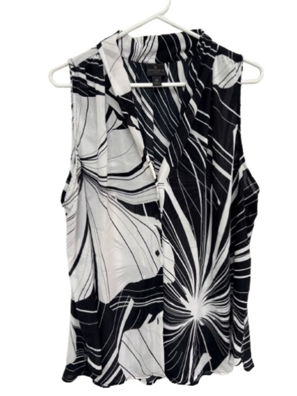 Worthington Black & White Sleeveless Printed V-Neck Blouse